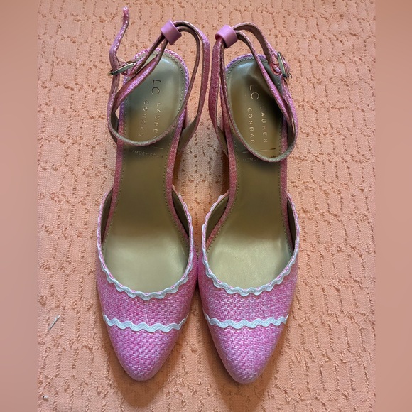 LC Lauren Conrad Shoes - LC Lauren Conrad Batina Two Piece Women's Pump Size 9.5